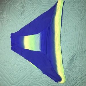 Reversible top & bottom!